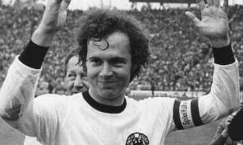 Franz Beckenbauer và Hans-Georg Schwarzenbeck